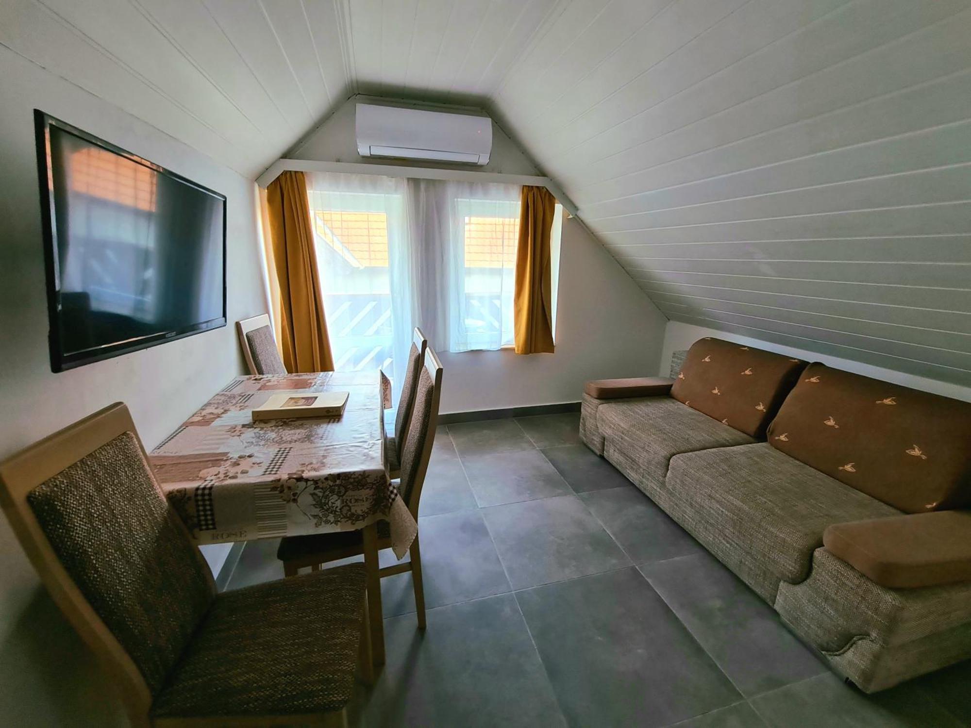 Regina Apartman Hegykő Eksteriør billede
